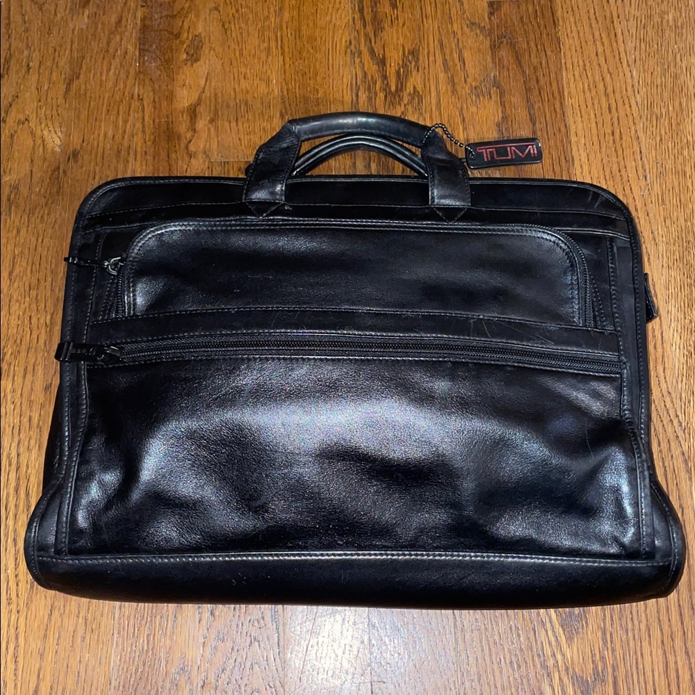 TUMI Classic Black Leather Briefcase unisex